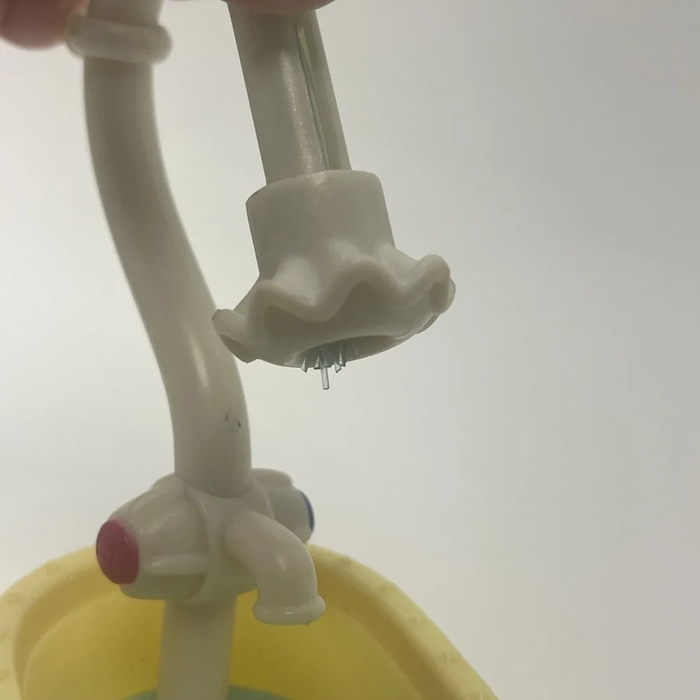 Littlest Pet Shop Magic Motion Yellow Bathtub Triplet Cat Condo Chinchilla Cage